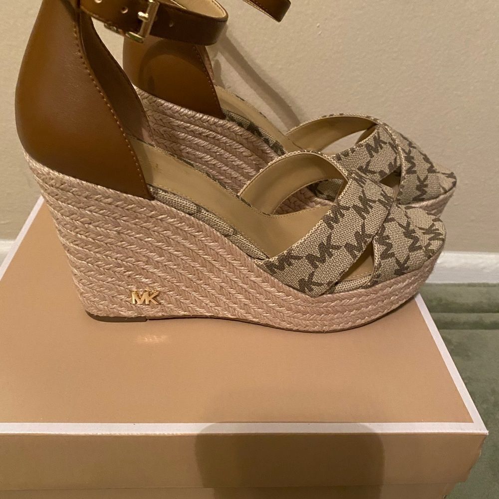 Michael Kors - Picture 4 of 6